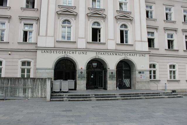 Über Jahre soll sich ein Musikschullehrer aus dem Bezirk Schärding in zahlreichen Angriffen an einer Schülerin vergangen haben. | Foto: BRS