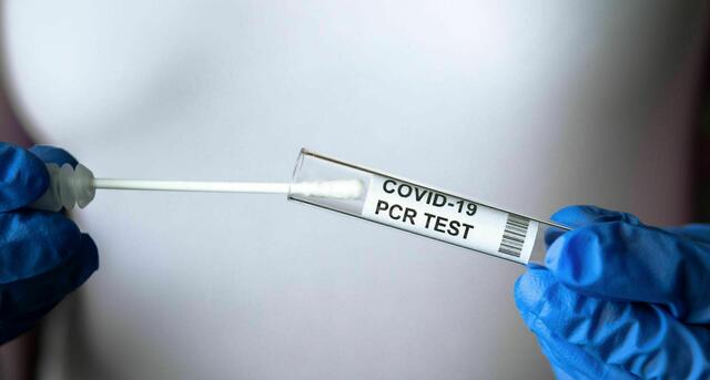 Aktuell ist das Infektionsgeschehen in Tirol sehr hoch. Aus diesem Grund werden Personen, die positiv auf das Coronavirus getestet wurden, vorab per SMS verständigt.