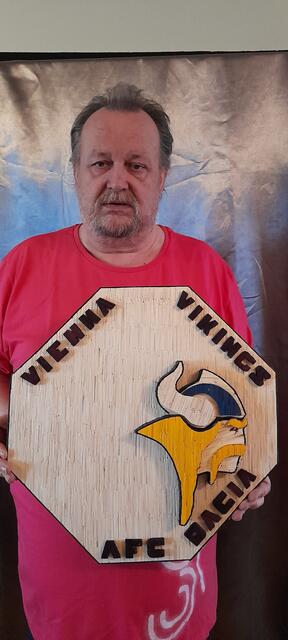 Ende 2021 hat Egbert Krenn das Meisterteller der Vienna Vikings Männer fertiggestellt.