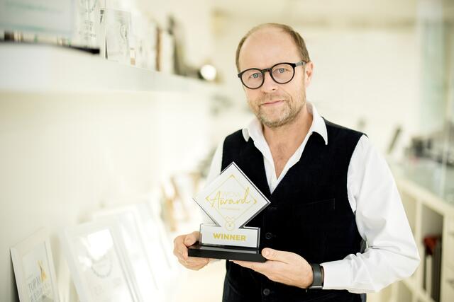 Karl Schrotter, ausgezeichnet in gleich zwei Kategorien: "Getting Ready" und "Couple Shooting". | Foto: Karl Schrotter Photograph
