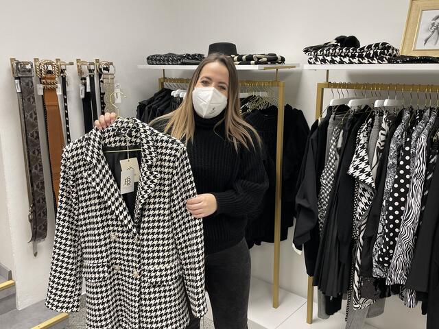 Veronika Barna von der Boutique Lolo in der Johann-Offner-Straße | Foto: MeinBezirk.at