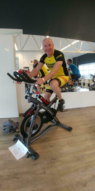 Auch Peter Baumann von der Antenne Steiermark schaute zwei Stunden lang am Rad vorbei. | Foto: Privat