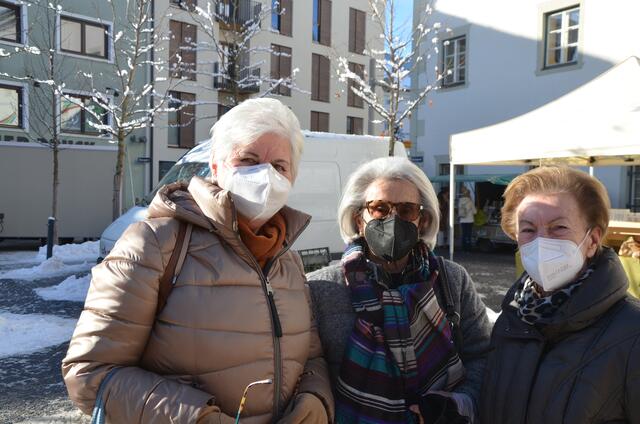 Hannelore Amlacher, Ingrid Krainz und Gerlinde Bartlmä fühlen sich mit Maske sicherer