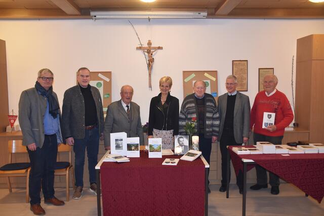 Ortsvorsteher Roman Heiden, Stadtrat Josef Keck, Franz Amon, Stadträtin Elisabeth Schüttengruber-Holly, Herbert Köllner, Dechant Michael Wagner, Adolf Müller