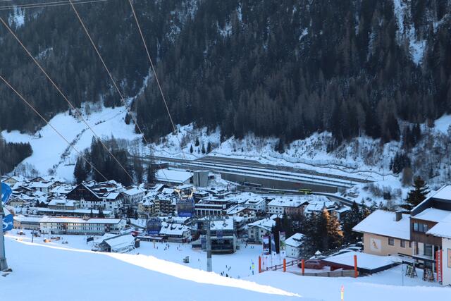 In der Tourismusgemeinde St. Anton am Arlberg gibt es aktuell 278 Corona-Fälle (Stand 13. Jänner 2022).