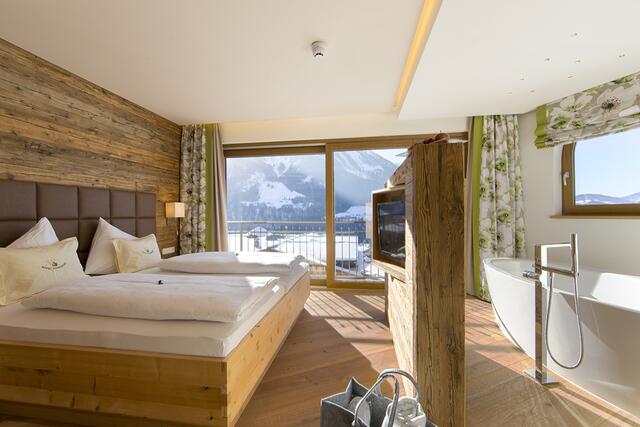 Wie das Momentum Institut recherchierte, kam es im Krisenjahr 2020 zu massiven Überförderungen. Demnach sollen bei Hotels und Gastro-Betrieben viele von ihnen dank Förderungen sogar Gewinne geschrieben haben, und zwar auf Kosten der Steuerzahler.