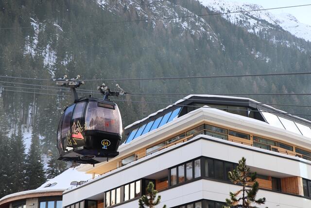 Zahlen sind angestiegen: In der Tourismusgemeinde Ischgl gibt es aktuell 244 Corona-Fälle (Stand 13. Jänner 2022).