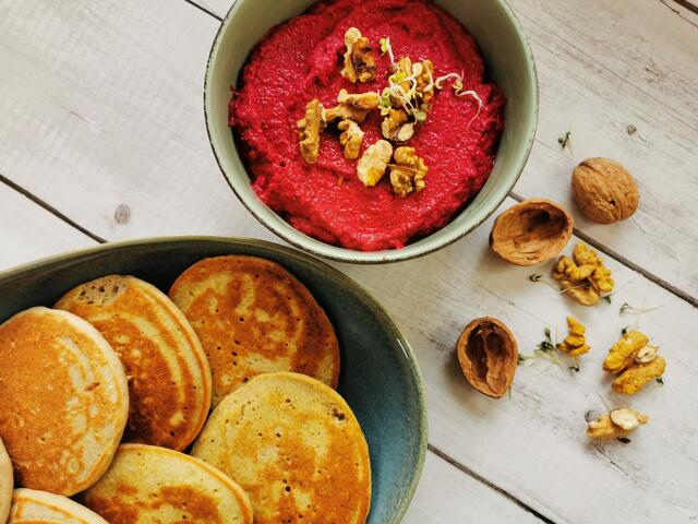 Blini - russische Palatschinken mit Raunercreme | Foto: Katrin Ebetshuber