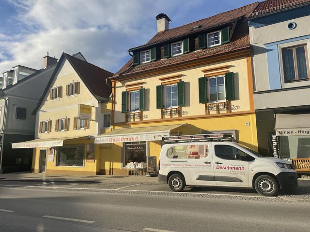 Den Tapezierer- und Raumausstatter-Meisterbetrieb in Kindberg gibt es bereits seit 1934. Er ist einer der Traditionsbetriebe der Stadtgemeinde.