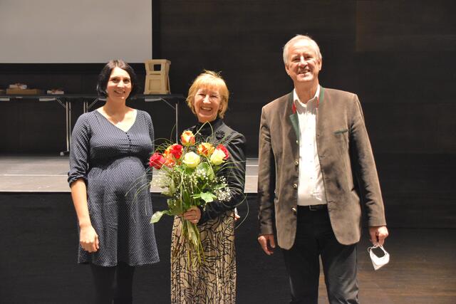 Silvia Schellhorn (Mitte) folgt Josef Dillersberger als Obfrau, Nicole Paukner (li.) ist Obfrau-Stellvertreterin.
