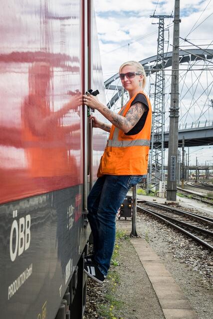 Der Arbeitsplatz Eisenbahn ist Traum vieler Mädchen und Buben.