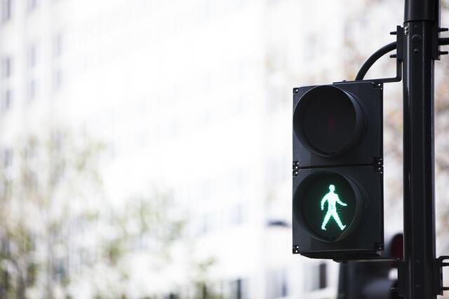 Im Rahmen des Modernisierungsprogramms soll auch der Einsatz von Car2x Anwendungen geprüft werden. | Foto: YAYMicro/panthermedia.