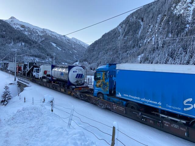 Auf der Brennerachse mit den beiden Verbindungen Wörgl-Brenner und Wörgl-Trento hat die RCG im vergangenen Jahr 2021 über 160.000 Lkw transportiert.