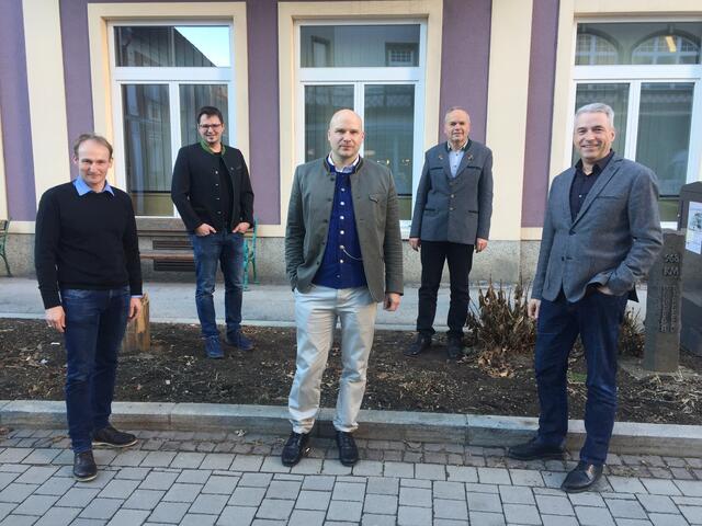 Vorsitzender Oliver Felber, Finanzreferent Erhard Pretterhofer, GF Stefan Schindler, Josef Hirt, Vors.-Stv. Hermann Retter (v.l.).