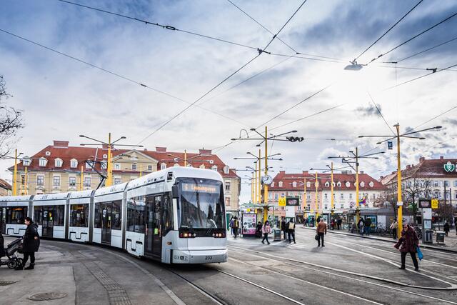 Maske auf! Am Grazer Jakominiplatz gilt bis zum 18. Februar Maskenpflicht auch im Freien.