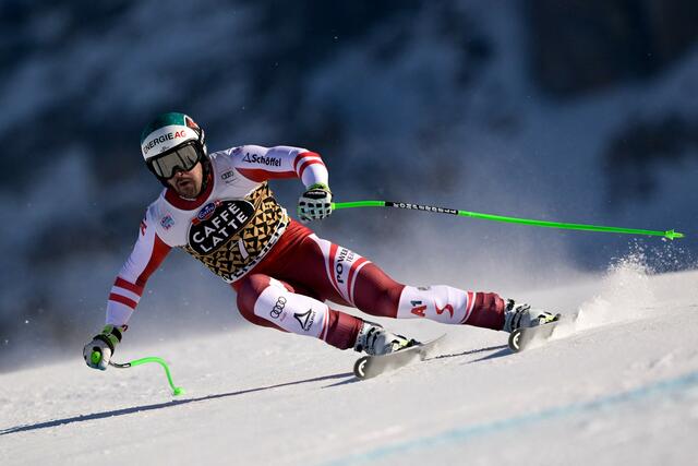 Vincent Kriechmayr, der aufgrund einer Corona-Infektion noch vor wenigen Tagen um die Teilnahme gezittert hatte, gewann den Abfahrtsklassiker in Wengen | Foto: FABRICE COFFRINI / AFP / picturedesk.com