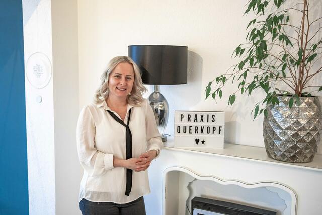Praxis Querkopf: Stefanie Egger gründete 2015 die Praxis in Viktring. Die rund 50 Expertinnen und Experten sind in ganz Kärnten tätig. Fixen Praxen gibt es neben der Zentrale in Viktring noch in Wernberg und mit Ende Jänner in Wolfsberg.