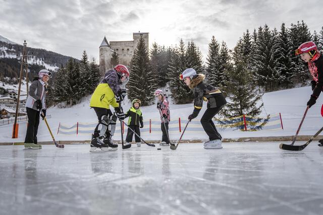 Eislaufplatz der "Wunder Winter Welt" in Nauders. | Foto: TVB Tiroler Oberland/Florian Albert