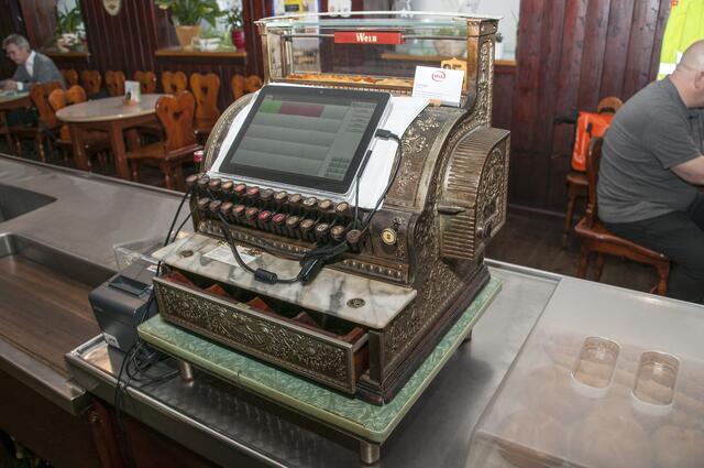 Die historische Registrierkasse ist ein besonderer Hingucker. | Foto: Wolfgang Unger