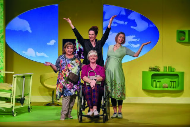 In der Privatabteilung eines Krankenhauses treffen vier Frauen aufeinander. | Foto: Martin Sigmund