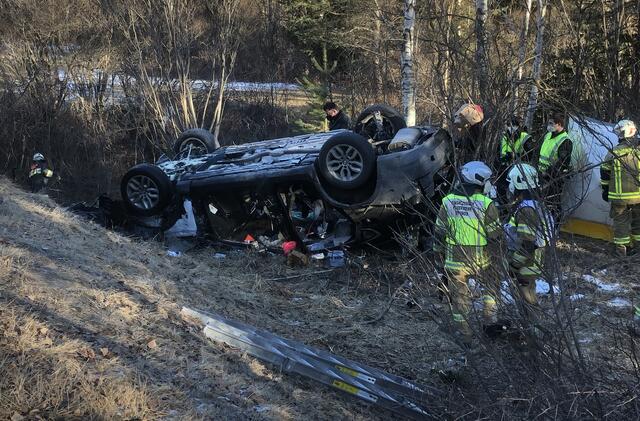 Schwerer Verkehrsunfall auf der Reschenstraße bei Pfunds. | Foto: ZOOM.TIROL