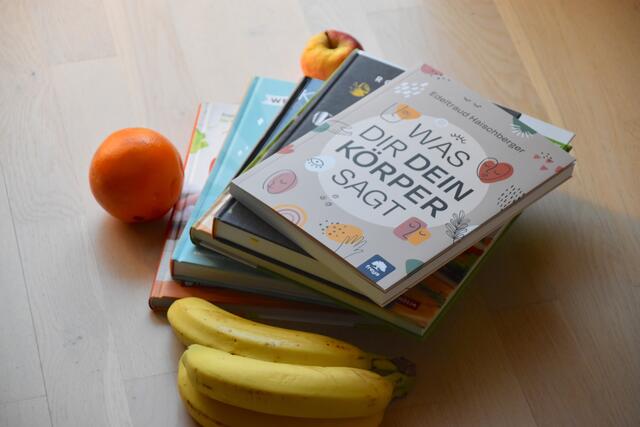 Die Redaktion der BEZIRKSBLÄTTER hat sich sechs Bücher genauer angesehen und verrät im Bücherranking, was diese Schmöker beinhalten.  | Foto: Barbara Fluckinger