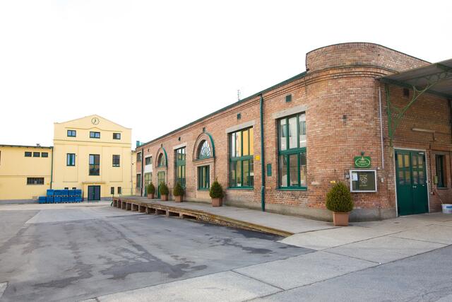 Die Ausstellung "Mautner Markhof in Simmering" wird die Geschichte des Unternehmens beleuchtet. Seit 1861 wird auf dem Betriebsgelände Senf, Sirup und Co. hergestellt.  | Foto: Mautner Markhof