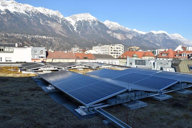 Die PV-Anlage am Landhaus 2 befindet sich derzeit in Umsetzung und soll noch im Februar 2022 in Betrieb gehen. | Foto:  © Land Tirol/Brandhuber
