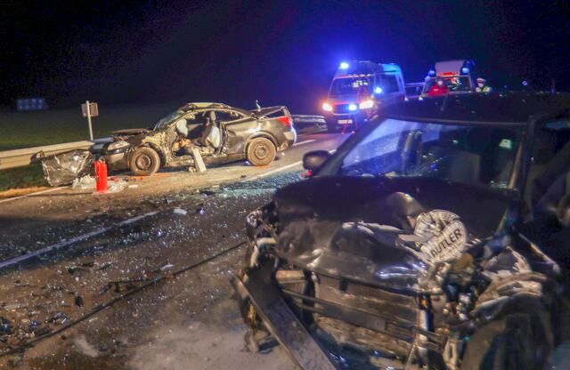 Bei einem Unfall am 18. Jänner 2022 auf der B156 wurden zwei Personen verletzt. | Foto: Scharinger