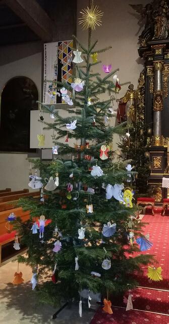 Der Engelbaum kann noch bis zum 2. Februar besichtigt werden. | Foto: Pfarre Frankenburg