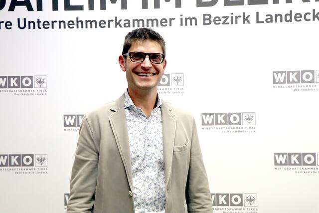 WK-Bezirksobmann Michael Gitterle: "Trotz aller Hindernisse und Zumutungen sind die Gäste zu uns gekommen. Der Dank gilt den Stammgästen für ihre Treue zum Skifahren." | Foto: Othmar Kolp