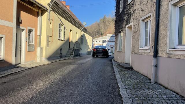 In Ach sind mehrere Engstellen zu bewältigen. Für die Anwohner dürfte der Verkehr inzwischen besser verträglich sein. | Foto: Haindl