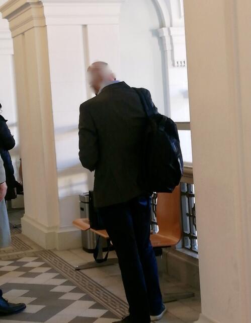 Der Ex-Finanzbeamte am Landesgericht St. Pölten | Foto: Ilse Probst