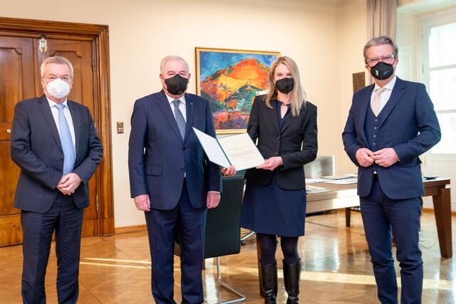 Anton Lang, Hermann Schützenhöfer, Nina Pölzl und Christopher Drexler. | Foto: Stmk/Streibl