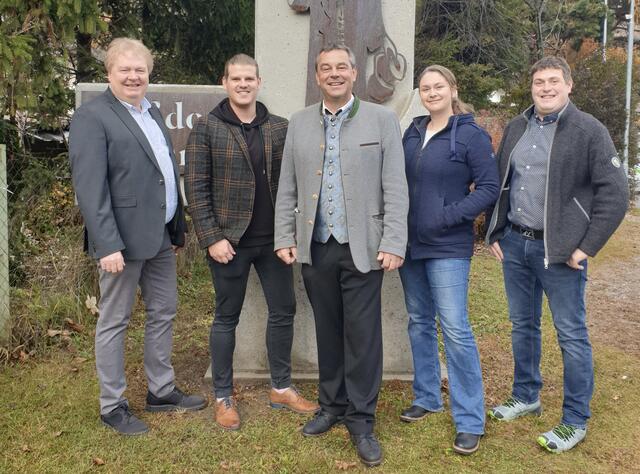 Die ersten fünf Kandidaten der Liste "Nussdorf-Debant gewinnt": Thomas Greuter, Philipp Lugger, Andreas Pfurner, Kathrin Musshauser und Alois Lugger (v.l.) | Foto: NDG