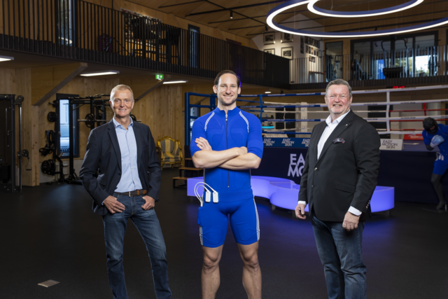 V.l.: EasyMotionSkin CEO Jürgen Baltes, Zehnkämpfer Kai Kazmirek, Unternehmer und EasyMotionSkin Eigentümer Christian Jäger. | Foto: Christian Leopold