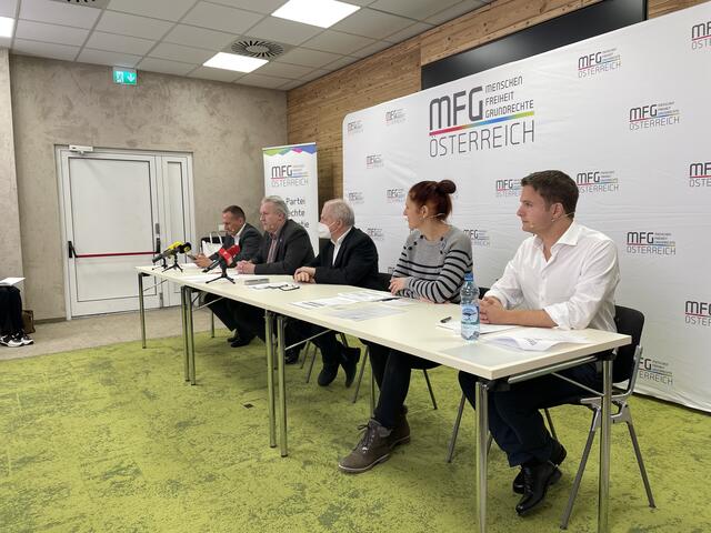 Auftakt zum GR-Wahlkampf: Gerhard Pöttler, Bernahrd Schmidt, Christian Ortner, Michaela Gründhammer-Ehrensberger, Lukas Haas | Foto: BB Innsbruck