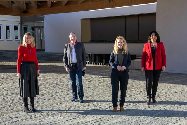 Alexandra Zolitsch (Vorsitzende SPÖ-Frauen Imst), GR Bernhard Zolitsch (Spitzenkandidat "Akzente 4 Haiming"), NRin Eva-Maria Holzleitner (SPÖ-Bundesfrauenvorsitzende) und NRin Selma Yildirim (Vorsitzende der SPÖ-Frauen Tirol).
 | Foto: SPÖ, Hitthaler