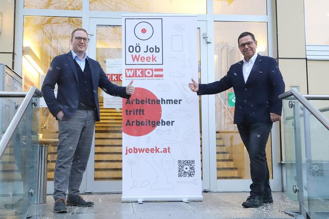 Der neue Obmann der WKO Eferding Tobias Luger mit WKO-Leiter Hans Moser. (v.l.) | Foto: Maringer