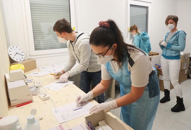 Corona-Testungen in der Gemeinde Flachau | Foto: Land Salzburg / Franz Neumayr