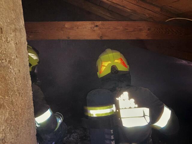 Die Freiwilligen Feuerwehren konnten den Schwelbrand löschen | Foto: FF St. Jakob/Rosental