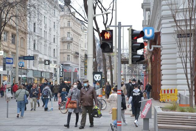 Mit den vielen Neuinfektionen gerät auch das Contact Tracing in Wien wieder an seine Grenzen.  | Foto: Markus Spitzauer / Regionalmedien