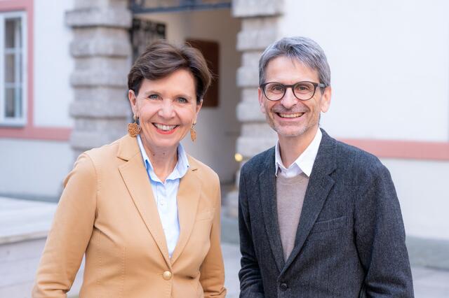 Vereinspräsidentin Brigitta Pallauf und Museumsdirektor Martin Hochleitner gaben Einblick in das 100-Jahr-Jubiläum des Salzburger Museumsvereins und das Jahresprogramm 2022. | Foto:  Salzburg Museum/Hannelore Kirchner