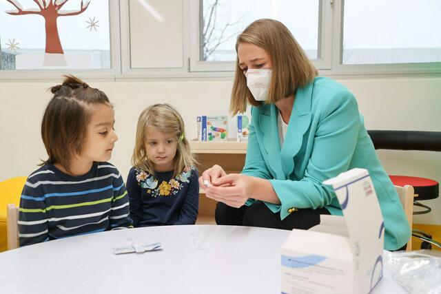 Durch eine Verordnung, die bei der Pinzgauer Bürgermeister-Konferenz beschlossen wurde, werden nun Gemeinden und Kindergärten bezüglich Covid-19-Testen in Kinderbetreuungseinrichtungen rechtlich abgesichert. | Foto: LMZ/Franz Neumayr