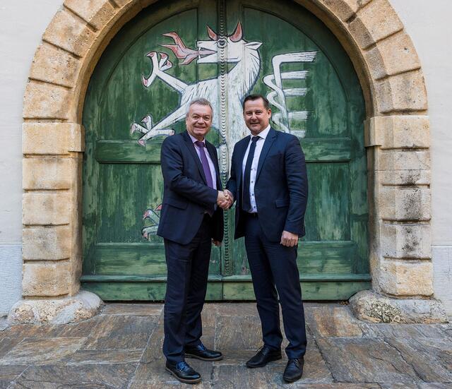 Stehen hinter der Elektrifizierung der S-Bahn in der Weststeiermark: Verkehrslandesrat Anton Lang und LAbg. Bgm. Andreas Thürschweller. | Foto:  SPÖ