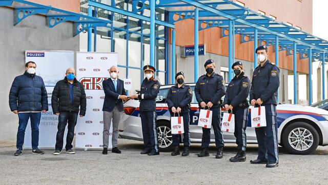 Anerkennung für Ermittlungserfolg: Verantwortliche der GKB bedankten sich bei der Seiersberger Polizei. | Foto: GKB Motschnik