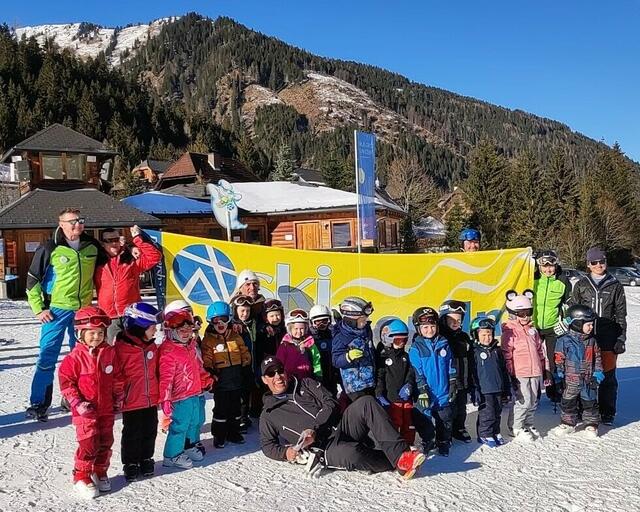 21 Kinder absolvierten begeistert die intensiven Trainingsnachmittage. Höhepunkt dieser sportlichen Woche war ein vielumjubeltes „Abschlussrennen“.  | Foto: KK