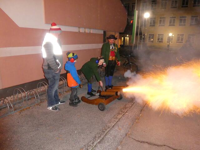 Die Kanoniere leiteten bereits um 06:00 den Sebastianitag ein | Foto: Schützenkompanie Telfs