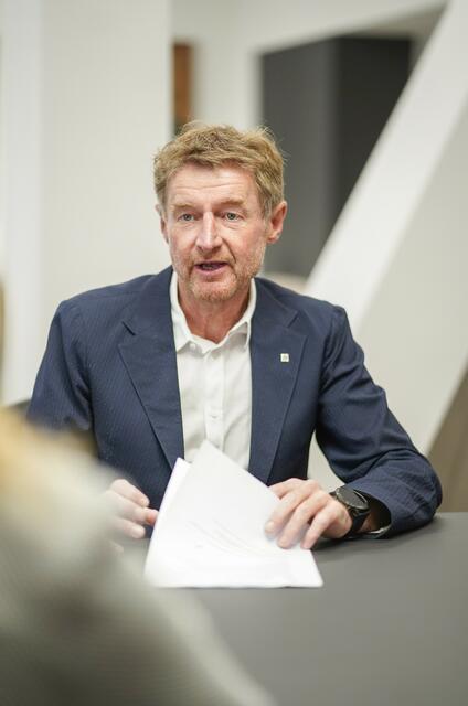 Vizebürgermeister will dass Wels Studierende auch beim Klimaticket unterstützt. | Foto: FPÖ Wels