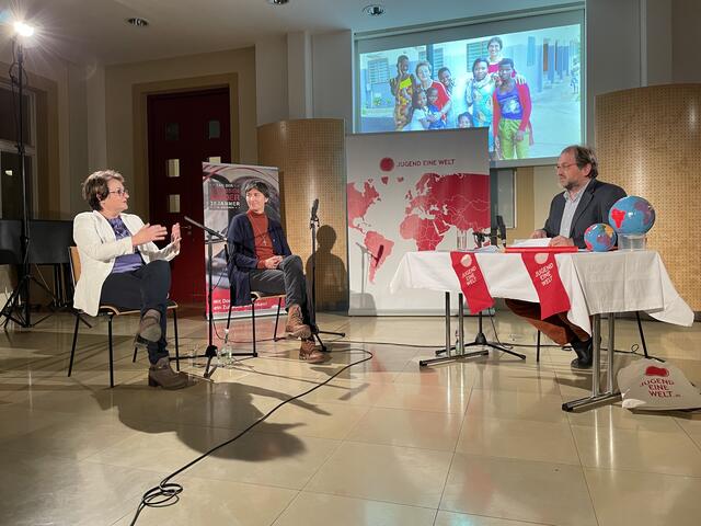 "Ich habe mit eigenen Augen gesehen, wie professionell dort gearbeitet wird", erklärt Martina Kainz, die mit ihrem Verein "Stimmen für Afrika" die Don Bosco Schwestern unterstützt. | Foto: Kautzky